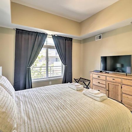 Grand Haven Condo - Walk To Nearby Hot Spots! Екстериор снимка