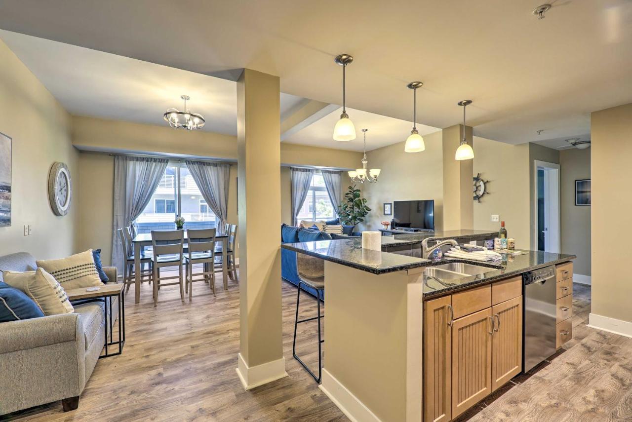 Grand Haven Condo - Walk To Nearby Hot Spots! Екстериор снимка
