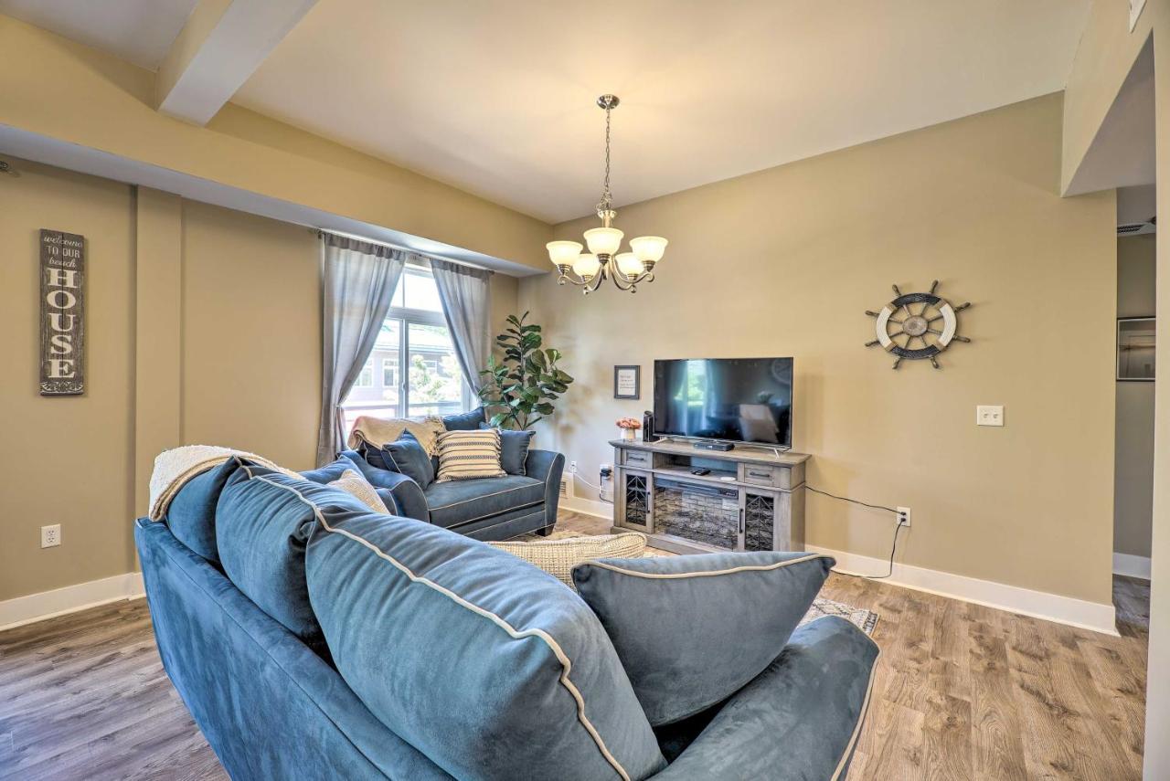 Grand Haven Condo - Walk To Nearby Hot Spots! Екстериор снимка