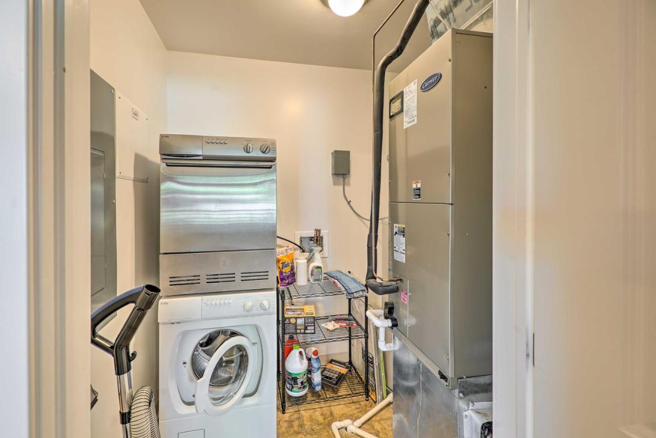 Grand Haven Condo - Walk To Nearby Hot Spots! Екстериор снимка