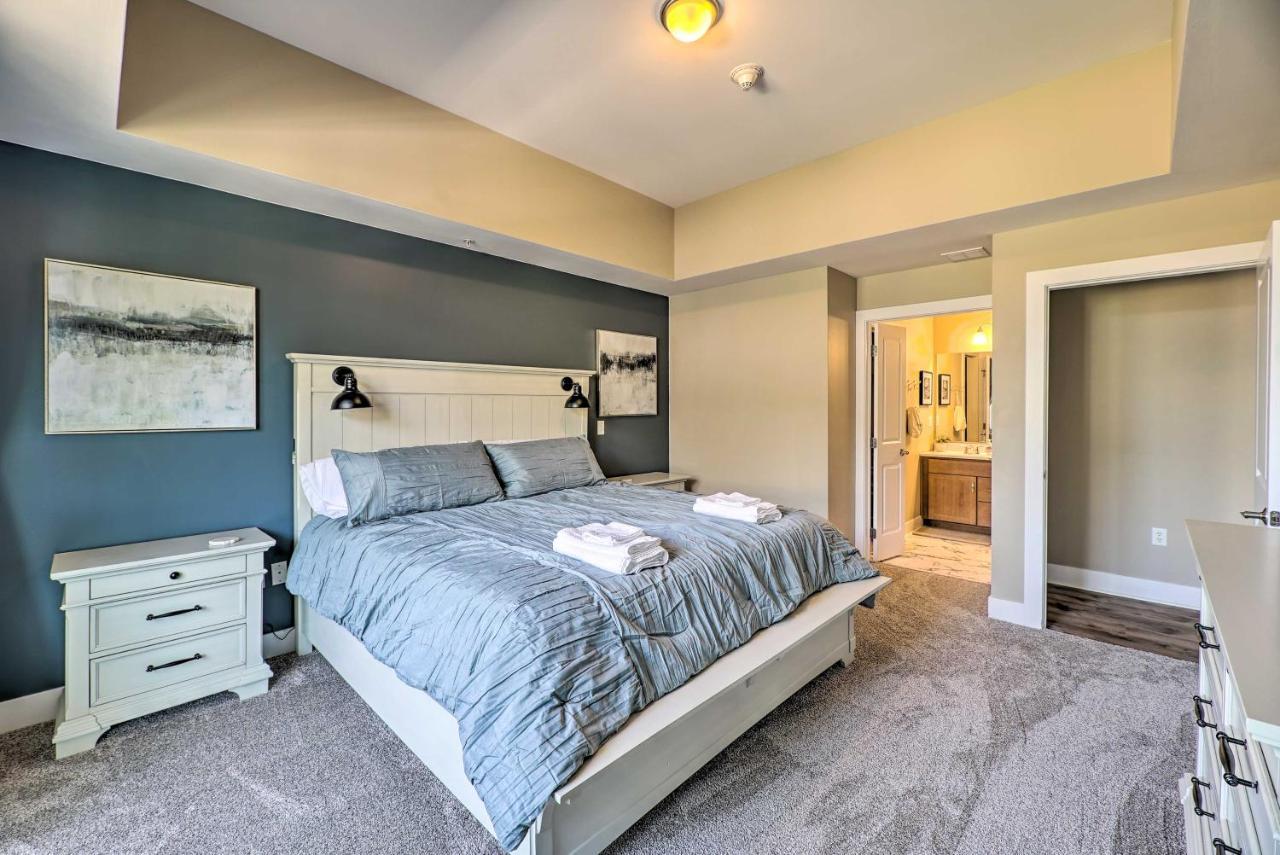 Grand Haven Condo - Walk To Nearby Hot Spots! Екстериор снимка